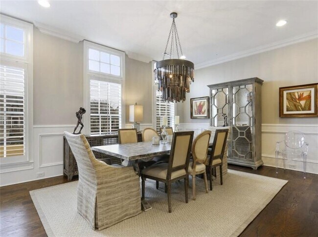 Foto del edificio - 5010 Merton Ln