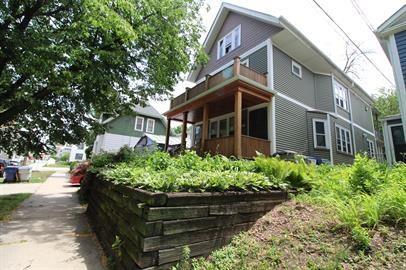 Foto principal - 1027 E Kewaunee St
