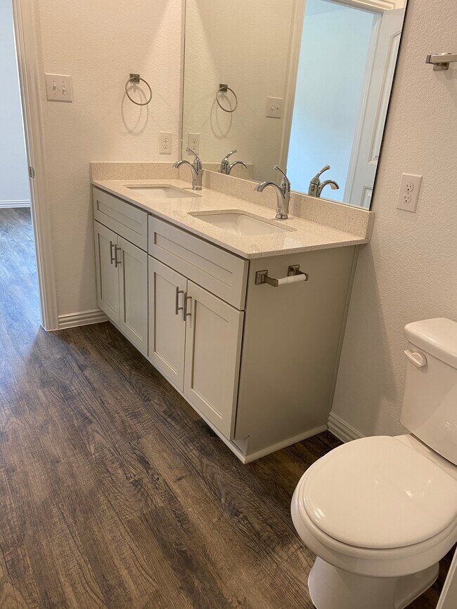 Foto del edificio - 10128 Spice Ln