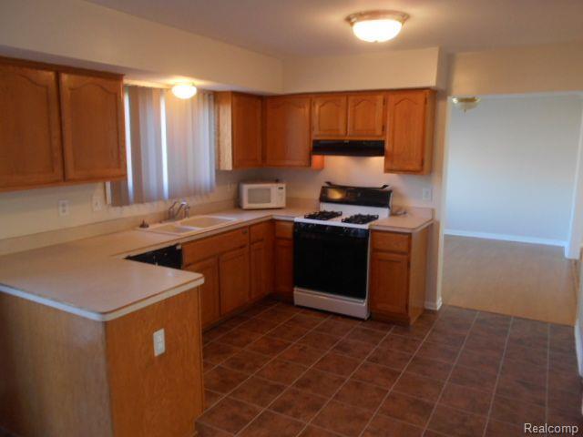 Building Photo - 2149 Camelot Dr