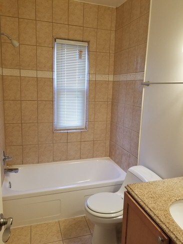 Bathroom - 116 Lee Ave