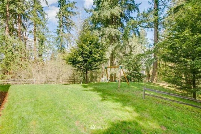 Foto del edificio - Beautiful 5 Bedroom 4 Bathroom Home in Lake Forest Park!