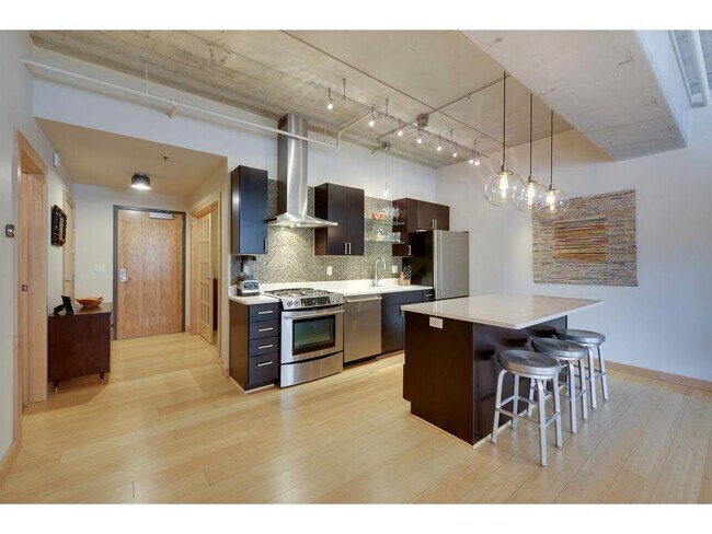 Foto del edificio - 521 2nd St SE