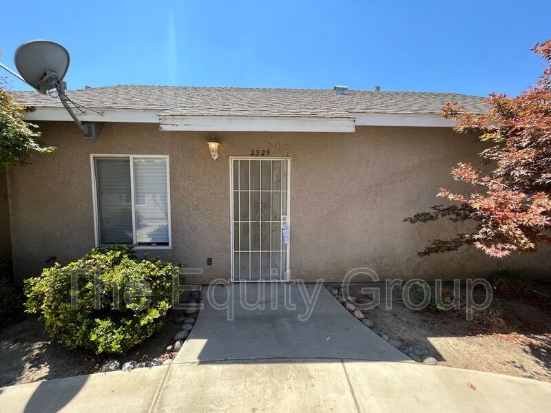Primary Photo - 2329 W Sunnyside Ave