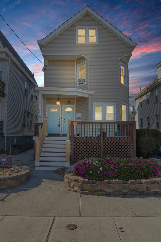 Primary Photo - 24 Lawrence St