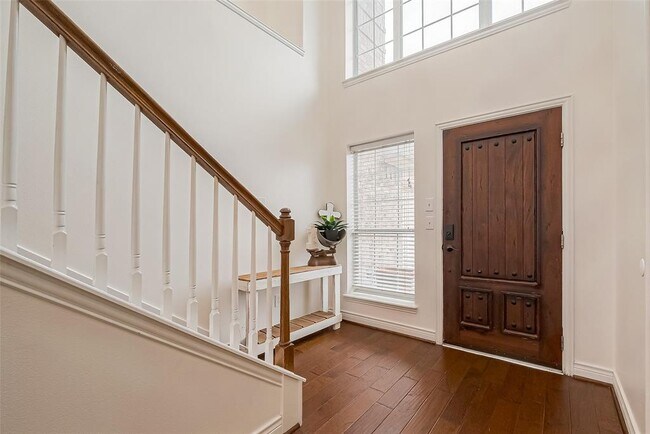 Building Photo - 2713 Maple Spring Dr