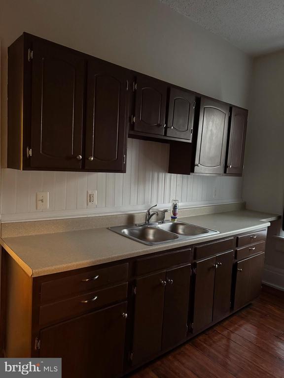 Foto del edificio - 113 E Main St