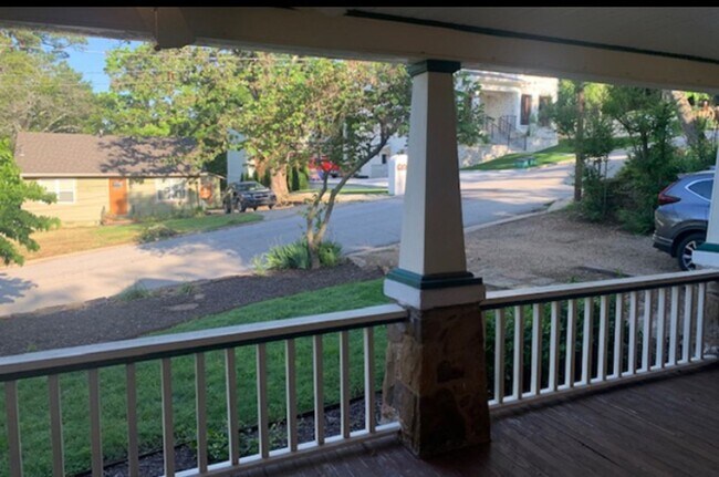 Foto del edificio - 2 Bedroom Home Downtown Fayetteville AR!! ...