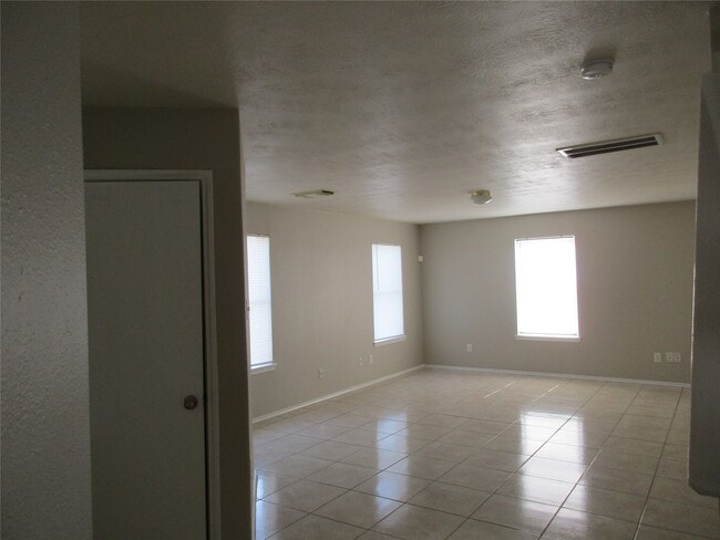 Foto del edificio - 12846 Colony Heath Ln