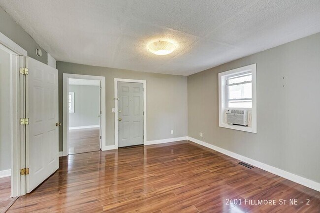 Foto del edificio - 2401 Fillmore St NE