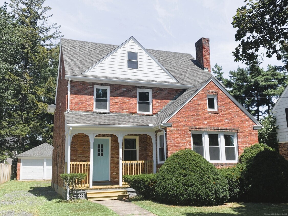 Foto principal - 28 Ellsworth Rd