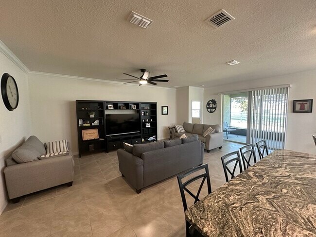 Foto del edificio - 6345 SW 89th Loop