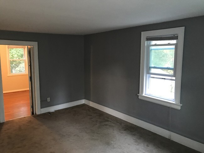 Foto del edificio - 210 E Putnam Ave