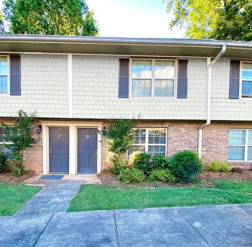 Photo - 28 Villa Ct SE (Smyrna, GA)