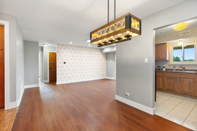 Building Photo - 18079 Live Oak Ct