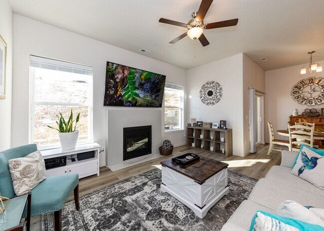 Building Photo - Serene, Peaceful Retreat nestled up to Mt Open Space