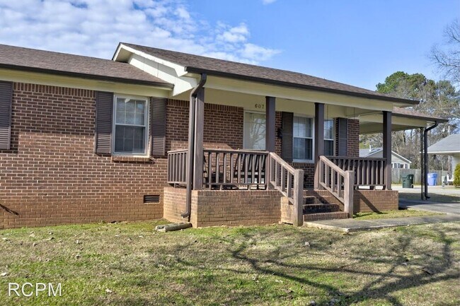 Foto del edificio - 3 br, 2 bath House - 607 Beaty Street