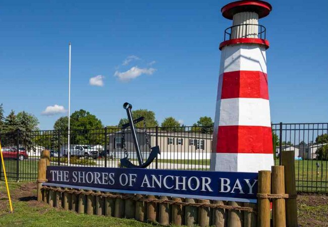 Foto del edificio - 9278 Windjammer Dr