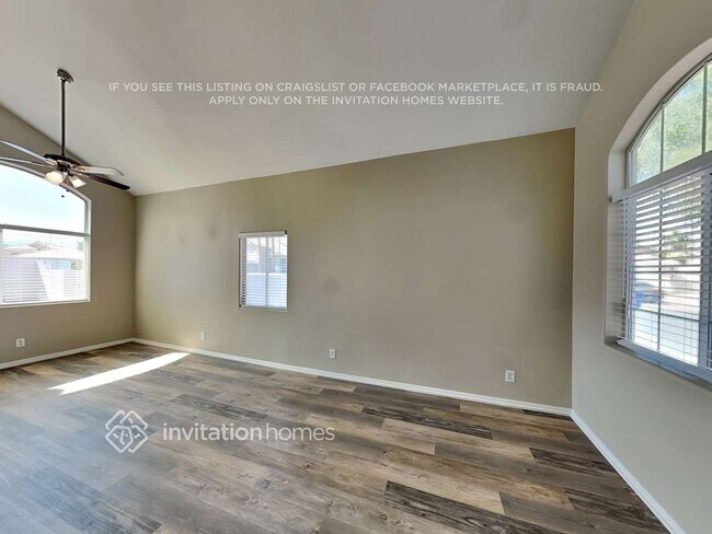 Foto del edificio - 3925 Laurel Brook Dr