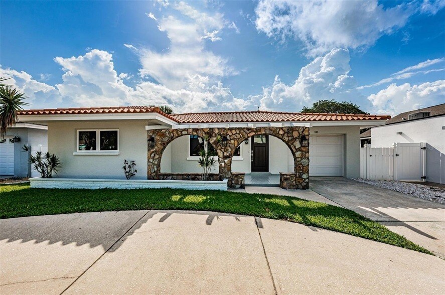 Foto principal - 945 Mandalay Ave