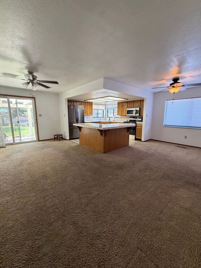 Foto del edificio - 2988 Pinebrook Dr