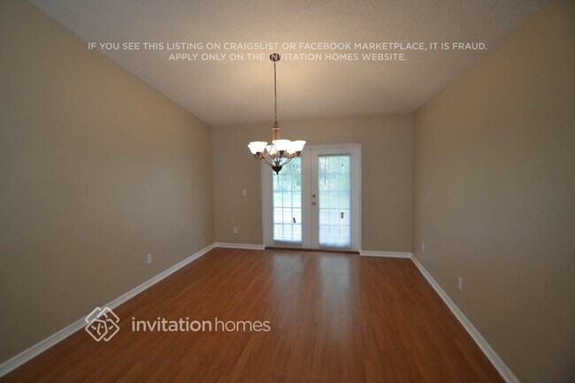 Foto del edificio - 8207 Stockton Way