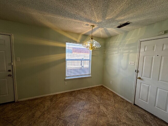Foto del edificio - Duplex Across The Street From Park & Minut...