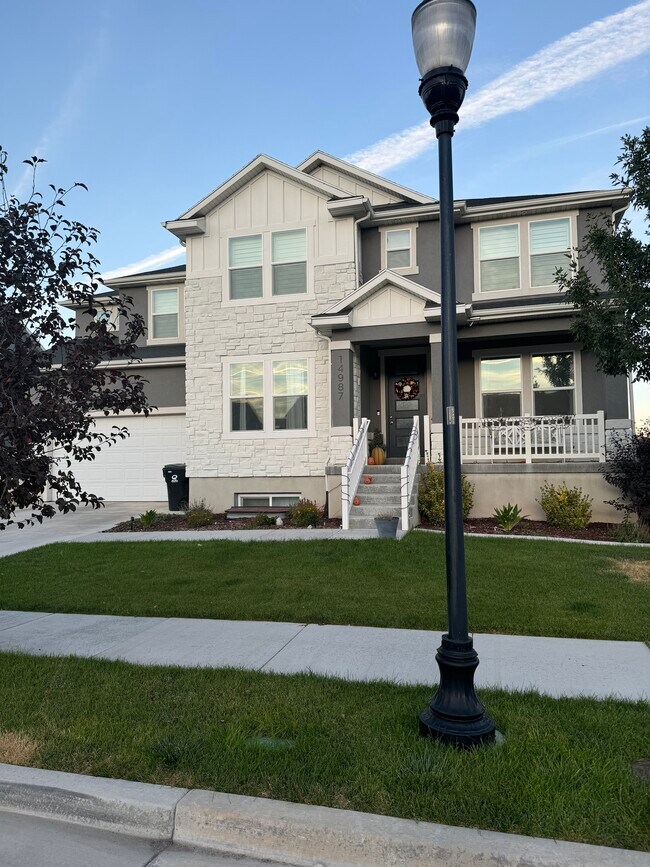 Beautiful neighborhood - 14987 S Selton Way