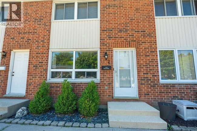 Building Photo - 301 Edgewood St