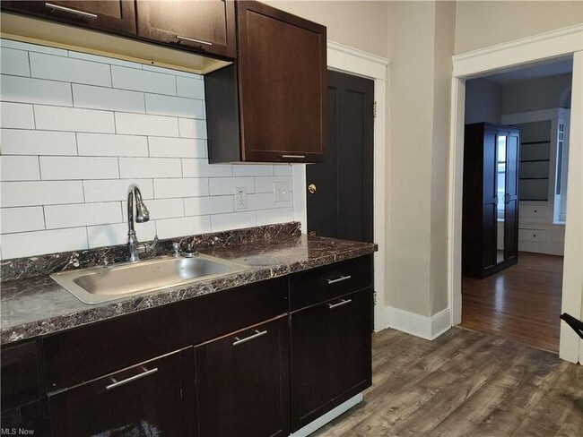 Foto del edificio - 2831 Avondale Ave