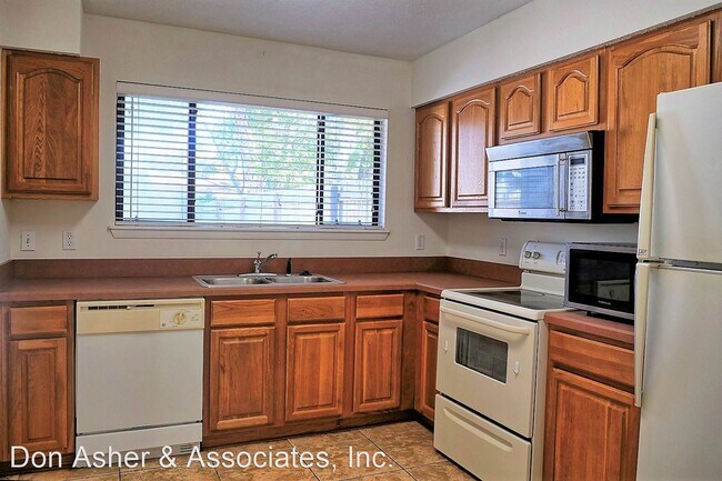 Building Photo - 3 br, 2 bath House - 1148 Park Green