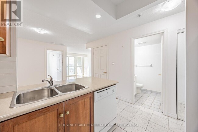 Photo du bâtiment - 125 Omni Dr