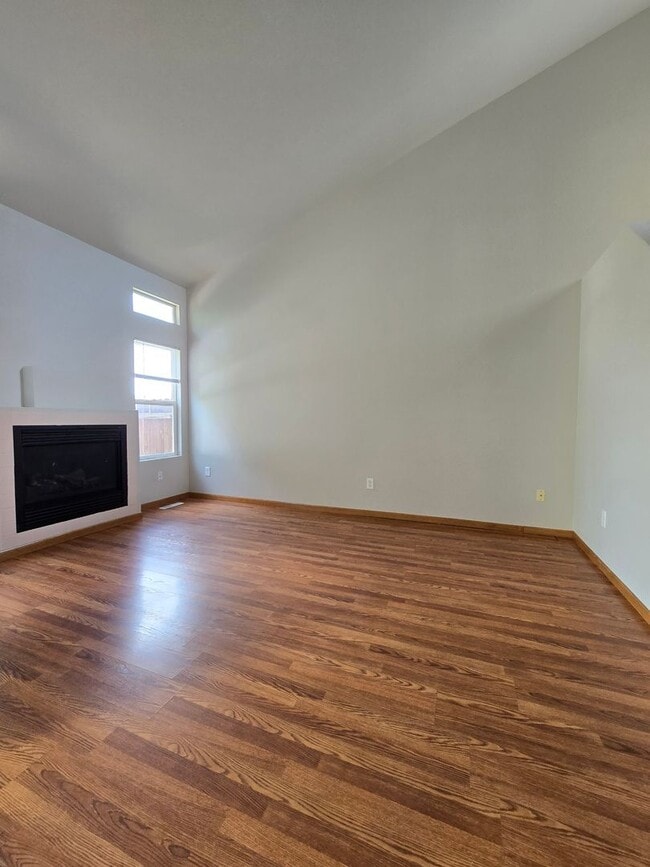 Building Photo - Great Townhome in Windsor