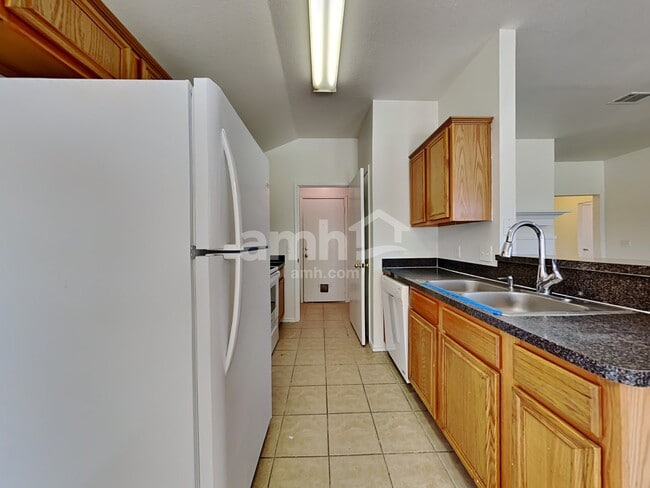 Building Photo - 223 Lake Texoma Dr