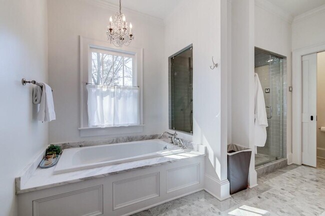 Foto del edificio - 2205 Willow Ave NE