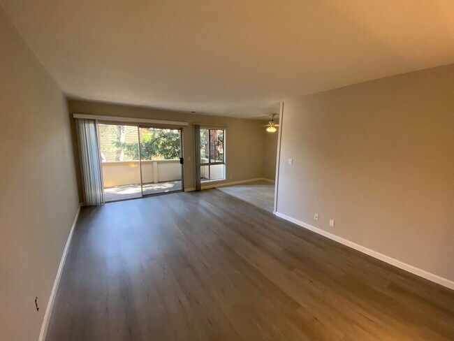 LIIVING ROOM - 785 N Fair Oaks Ave