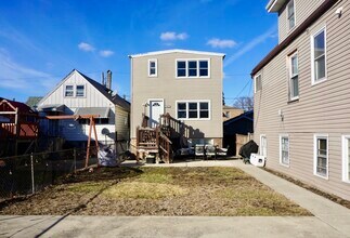 Building Photo - 2502 W 46th St