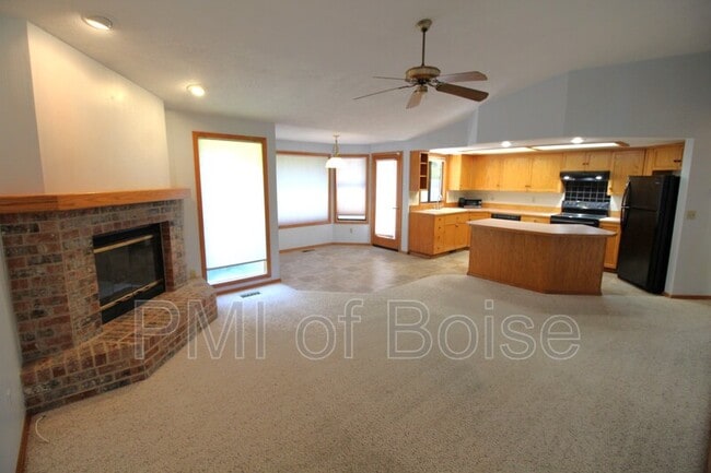 Building Photo - 4022 S Iriondo Way