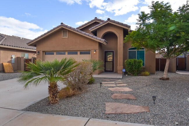 Building Photo - 2523 S 41st Ave