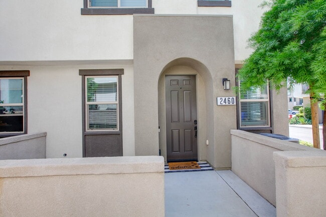 Building Photo - 2460 Solara Ln