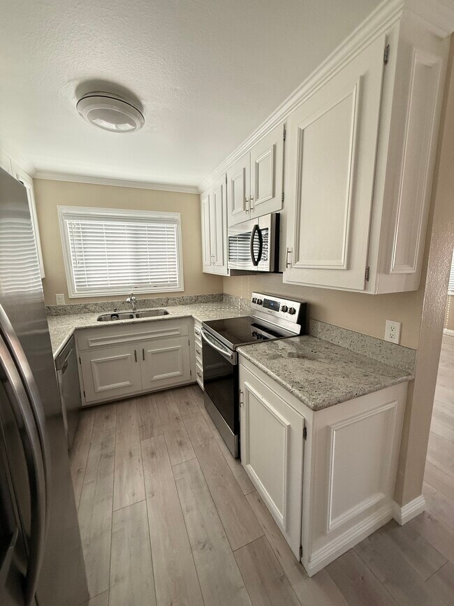 Cocina - 4104 Emerald St