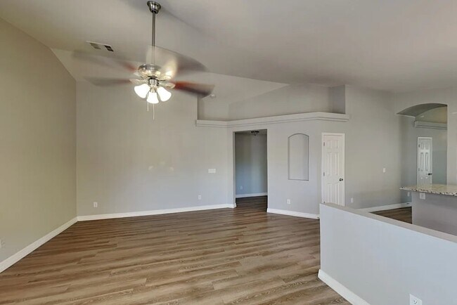 Foto del edificio - 1836 S 106th Ave