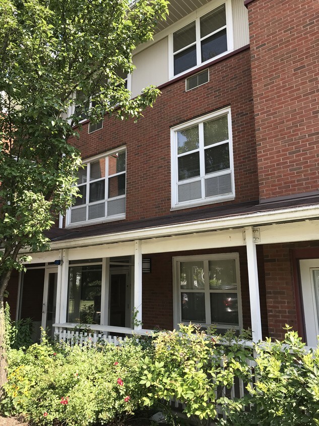 Foto principal - 111 Hyman Pl