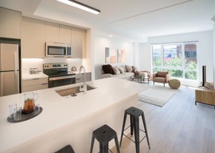 Building Photo - 202 Queen