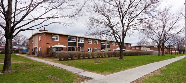 Photo de l’immeuble I - 2029-2055 Victoria Park Ave