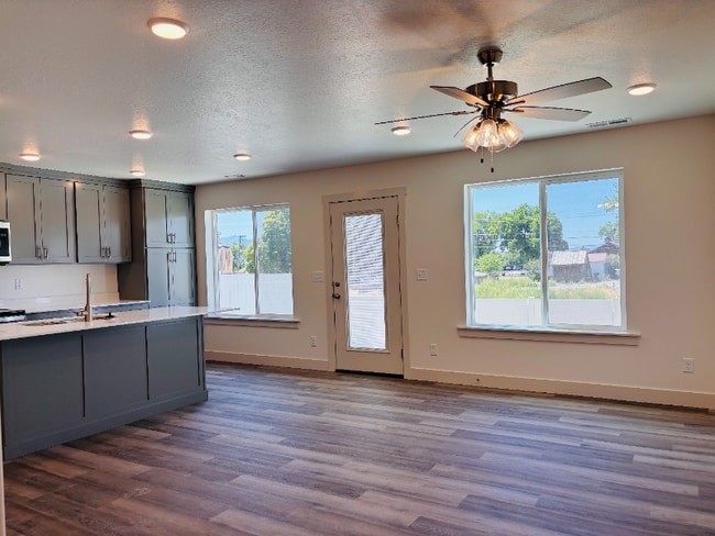 Building Photo - 659 S 85 E