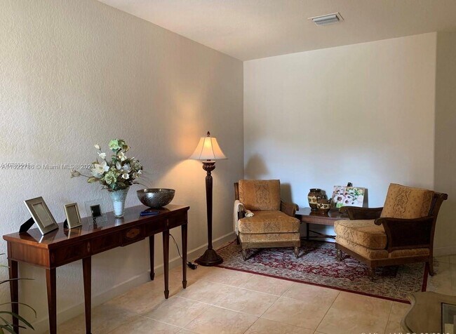 Foto del edificio - 1028 NW 102 Pl