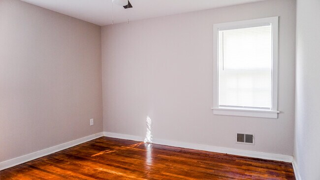 Foto del edificio - 1710 Glenview Rd