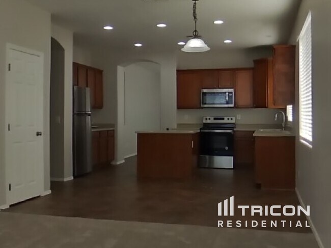 Foto del edificio - 8809 W Gardenia Ave