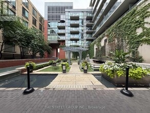 Building Photo - 775 King St W